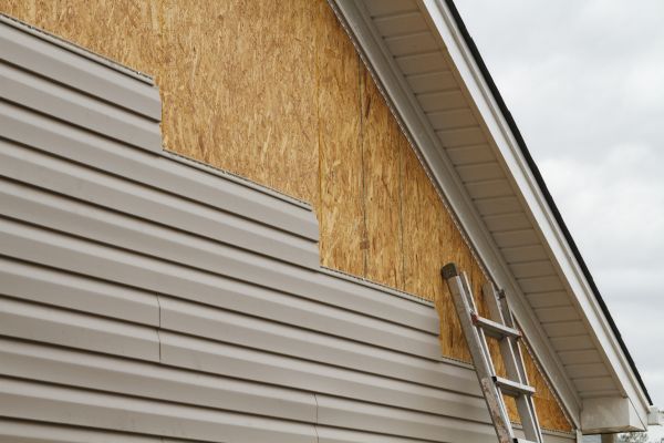 Loose Siding Replacement in Salem