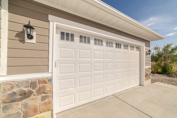 Garage Siding Repair in Salem