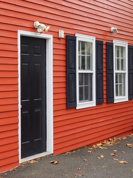 Cost of Red Vinyl Siding Installation in Salem