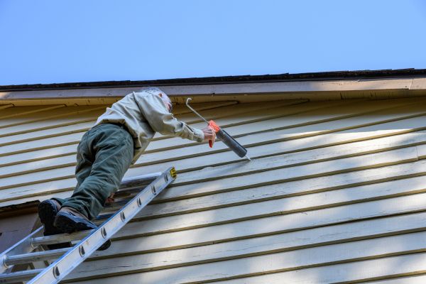 Cost of Vinyl Siding Caulk Repair in Salem