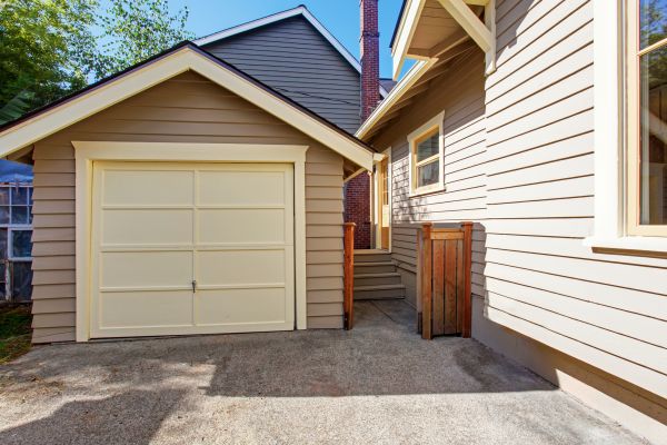 Garage Siding Replacement in Salem